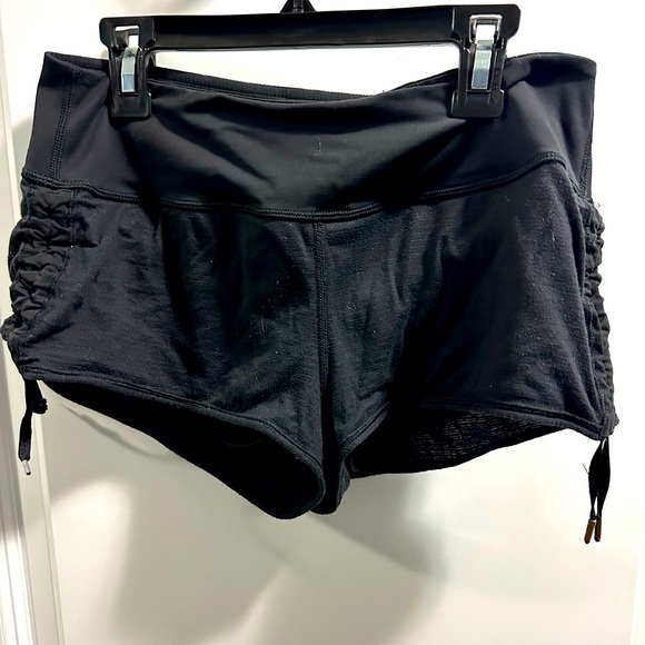 Lululemon shorts - Picture 1 of 2